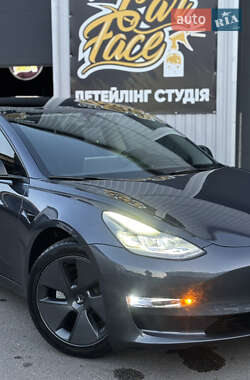 Седан Tesla Model 3 2023 в 