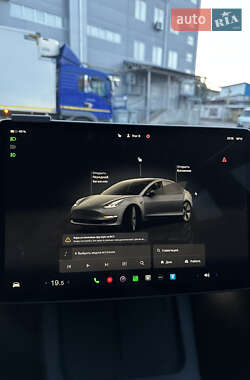 Седан Tesla Model 3 2023 в 