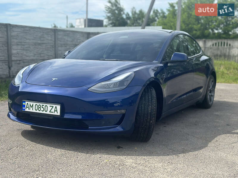 Седан Tesla Model 3 2022 в Києві