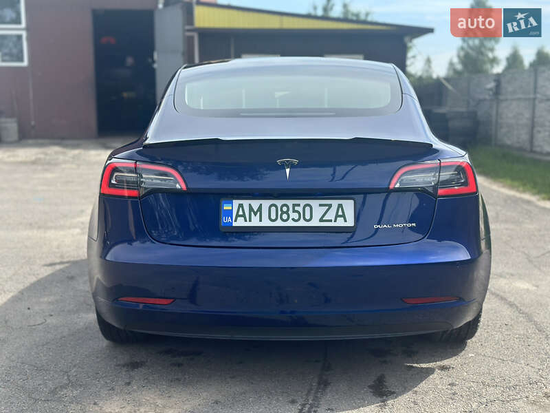 Седан Tesla Model 3 2022 в Києві