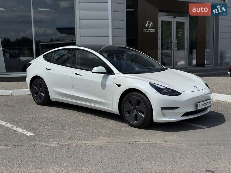 Седан Tesla Model 3 2021 в Кременчуці