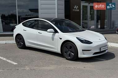 Седан Tesla Model 3 2021 в 
