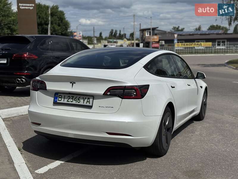 Седан Tesla Model 3 2021 в Кременчуці