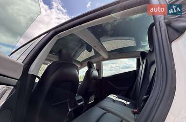 Седан Tesla Model 3 2021 в 