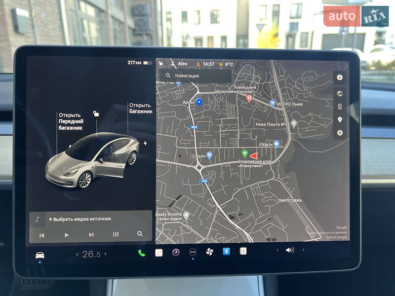 Седан Tesla Model 3 2019 в Львове
