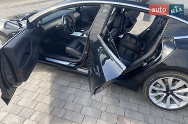 Седан Tesla Model 3 2019 в 