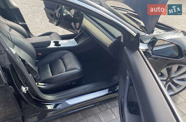 Седан Tesla Model 3 2019 в 
