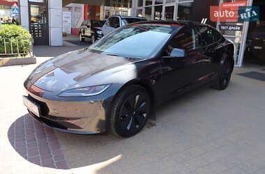 Седан Tesla Model 3 2024 в 