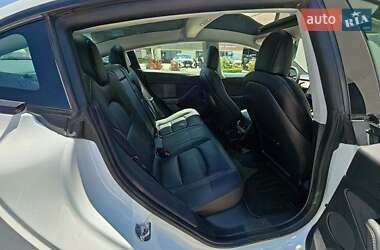 Седан Tesla Model 3 2021 в 