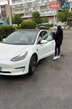 Седан Tesla Model 3 2021 в Дніпрі