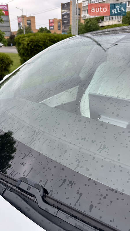 Седан Tesla Model 3 2021 в Днепре