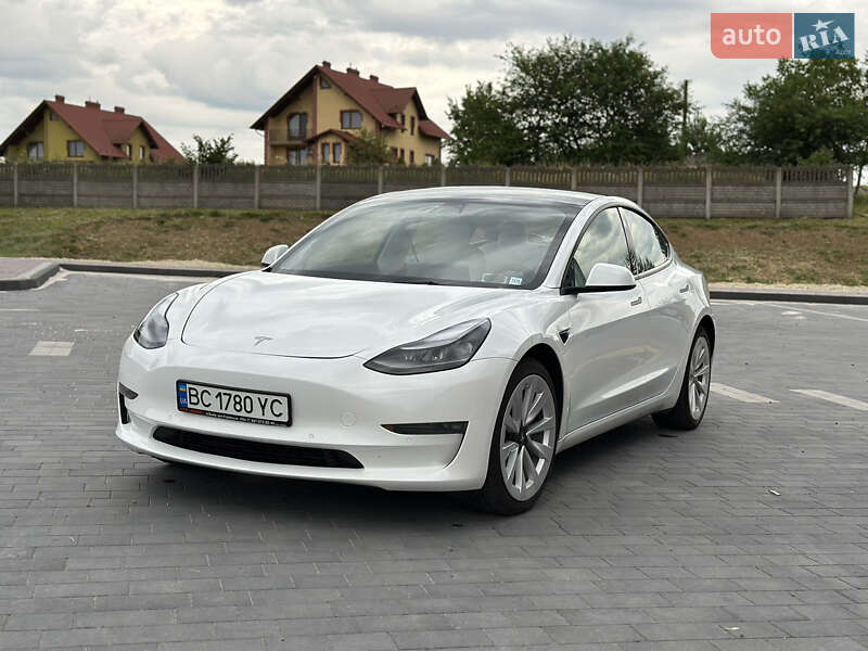 Седан Tesla Model 3 2022 в Мостиске