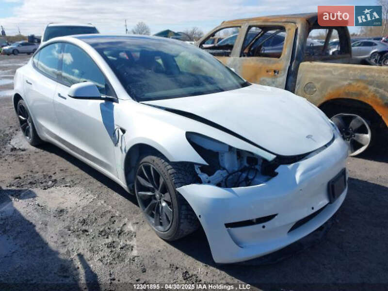 Седан Tesla Model 3 2021 в Луцьку