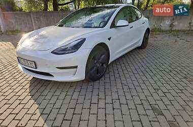 Седан Tesla Model 3 2021 в 