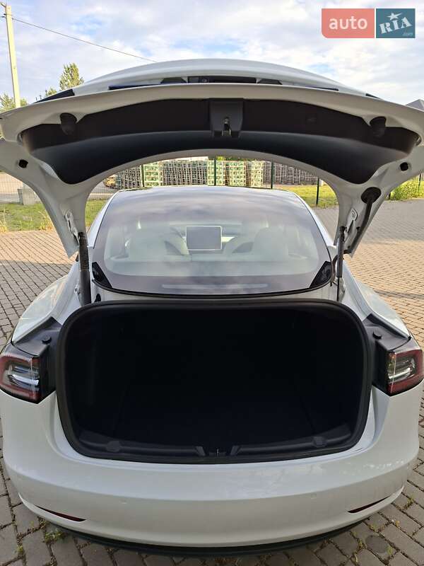 Седан Tesla Model 3 2021 в Львове фото 13 Седан Tesla Model 3 2021 в Львове