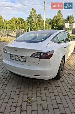 Седан Tesla Model 3 2021 в 