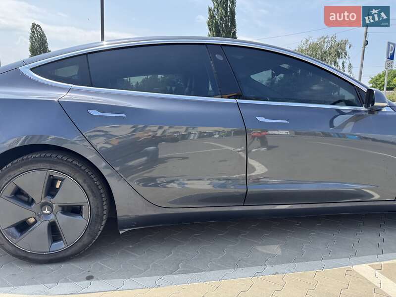 Седан Tesla Model 3 2020 в Луцке