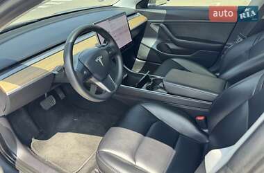 Седан Tesla Model 3 2020 в 