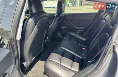 Седан Tesla Model 3 2020 в 