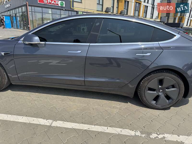 Седан Tesla Model 3 2020 в Луцке