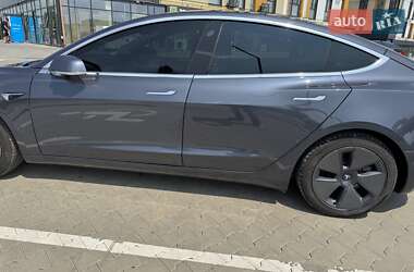 Седан Tesla Model 3 2020 в 