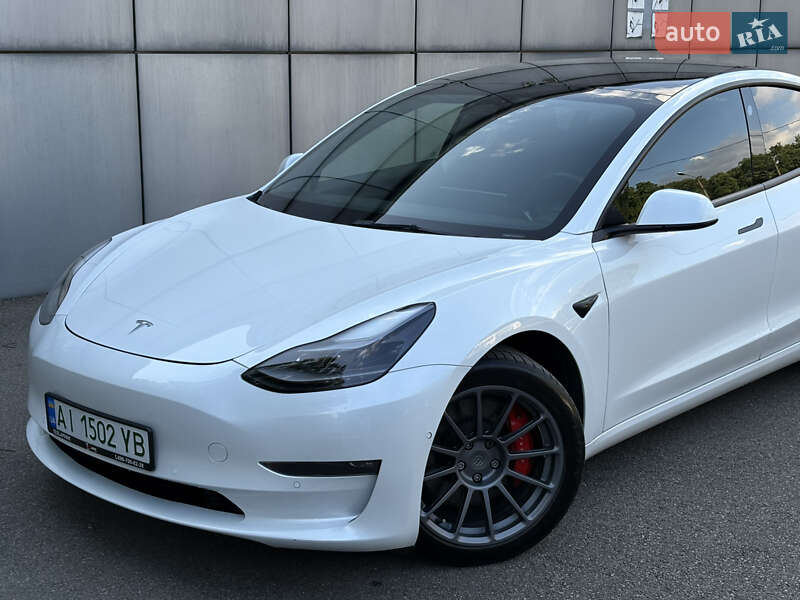 Седан Tesla Model 3 2022 в Києві