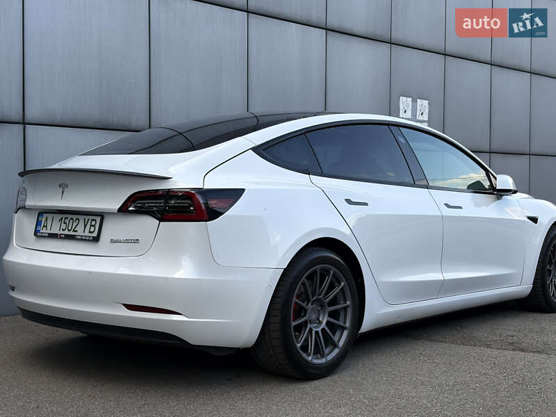 Седан Tesla Model 3 2022 в Києві