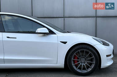 Седан Tesla Model 3 2022 в 