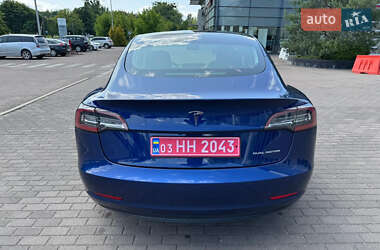 Седан Tesla Model 3 2020 в 