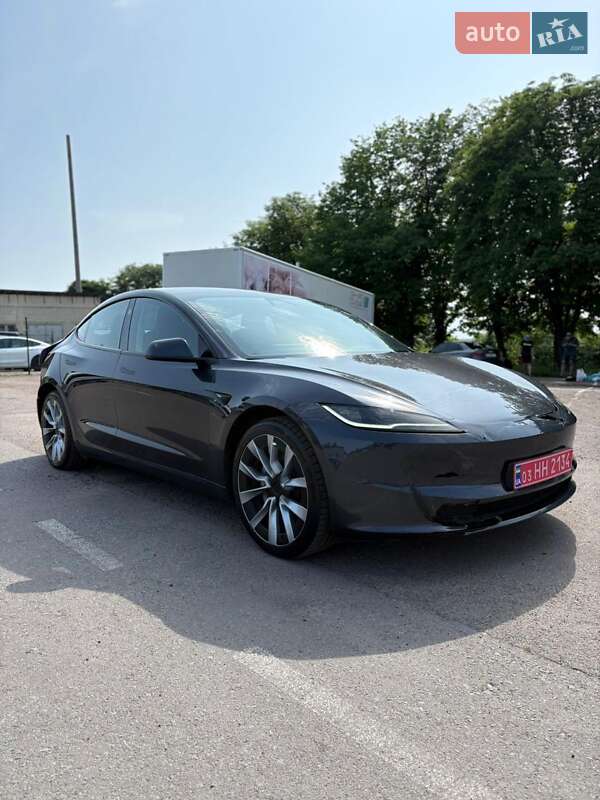 Седан Tesla Model 3 2024 в Ровно