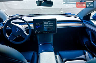 Седан Tesla Model 3 2022 в 