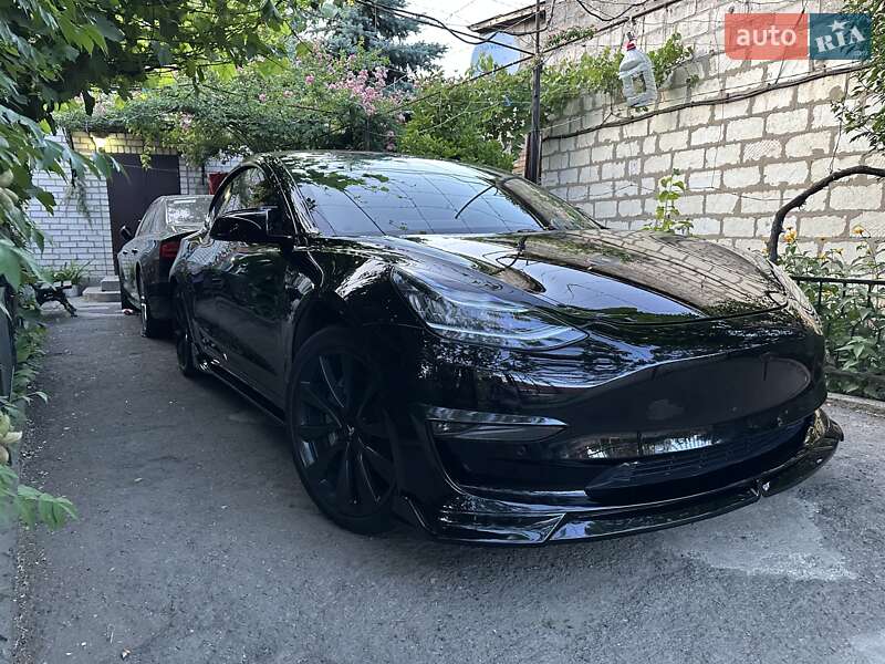 Седан Tesla Model 3 2018 в 