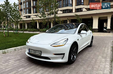 Седан Tesla Model 3 2019 в Киеве