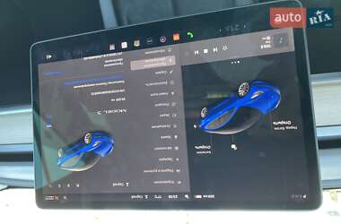 Седан Tesla Model 3 2022 в 
