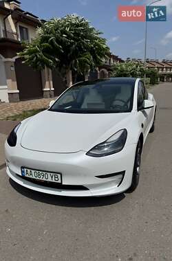 Седан Tesla Model 3 2021 в Броварах
