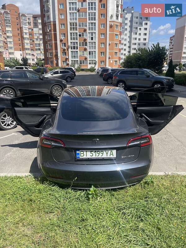 Седан Tesla Model 3 2022 в Полтаве