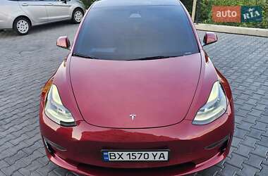 Седан Tesla Model 3 2021 в 