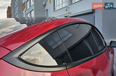 Седан Tesla Model 3 2021 в 