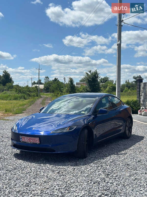 Седан Tesla Model 3 2024 в Дубно