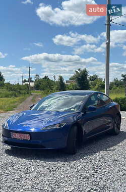 Седан Tesla Model 3 2024 в 