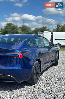 Седан Tesla Model 3 2024 в 