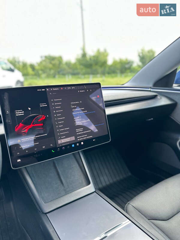Седан Tesla Model 3 2024 в Дубно