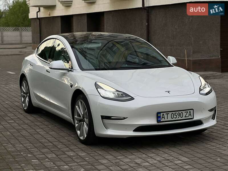 Седан Tesla Model 3 2019 в Ивано-Франковске