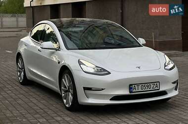 Седан Tesla Model 3 2019 в 