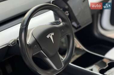 Седан Tesla Model 3 2019 в 