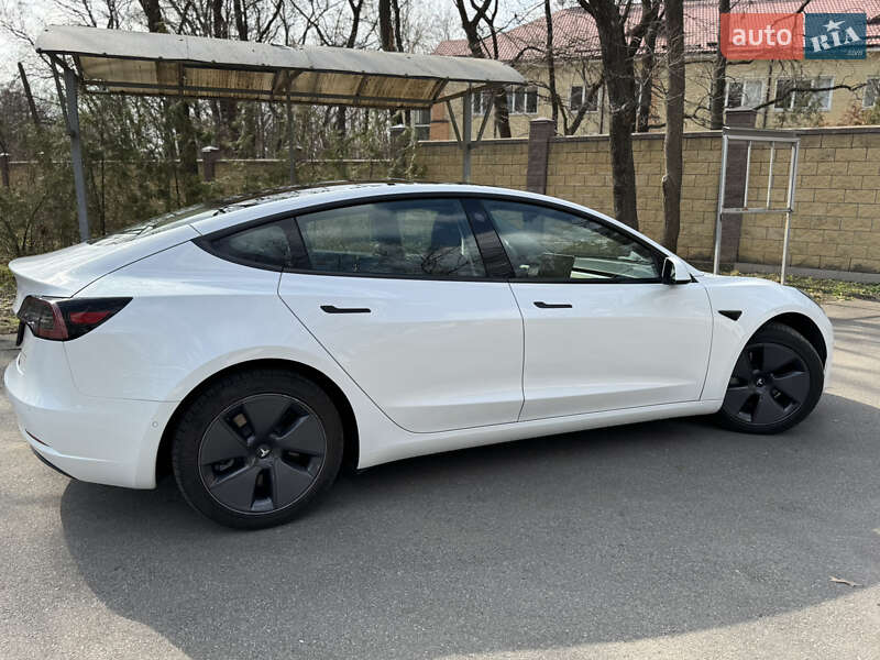 Седан Tesla Model 3 2022 в Дніпрі