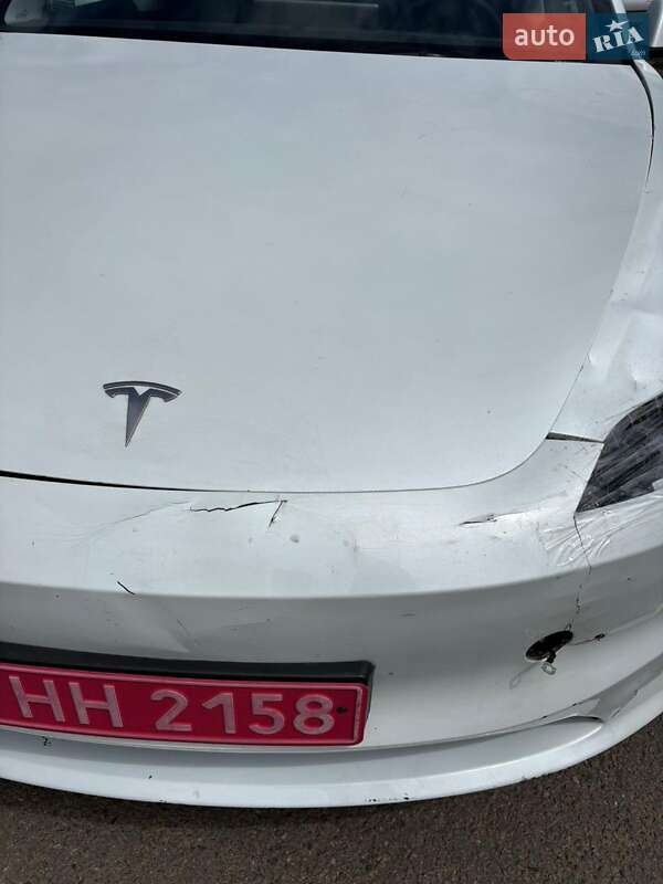 Седан Tesla Model 3 2024 в Ровно