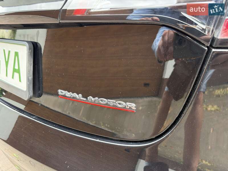 Седан Tesla Model 3 2020 в Києві