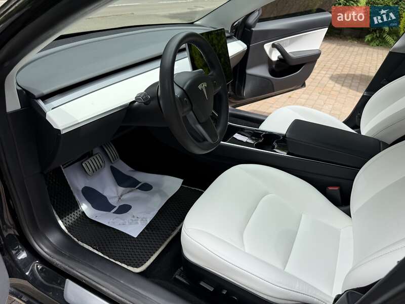 Седан Tesla Model 3 2020 в Києві