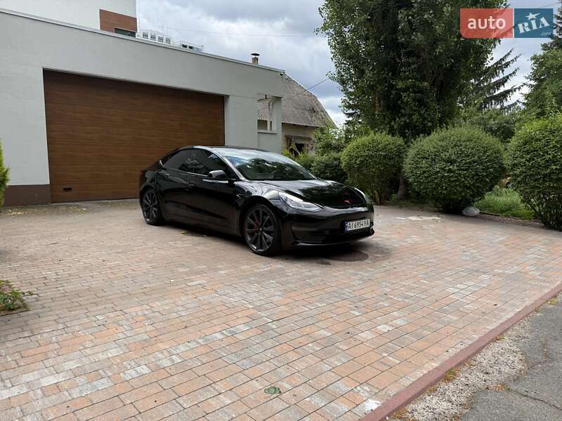 Седан Tesla Model 3 2020 в Києві